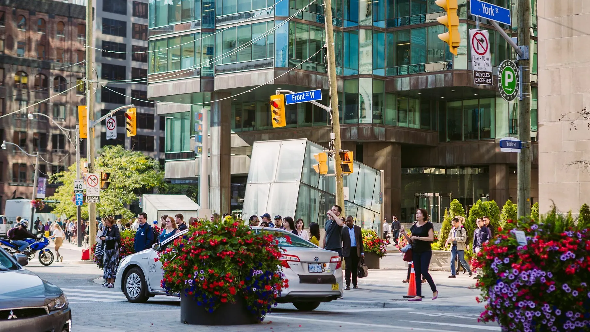 Quickstay - Elegance In Yorkville Toronto Hotel